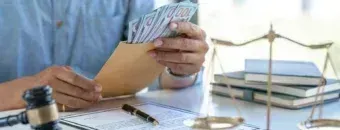 Взыскание задолженности: что может сделать юрист