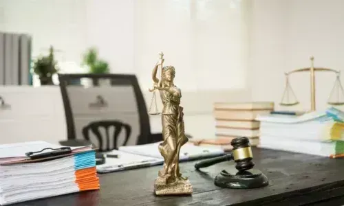 Как действовать, если вам досталась «проблемная» квартира: аресты, долги, прописанные жильцы